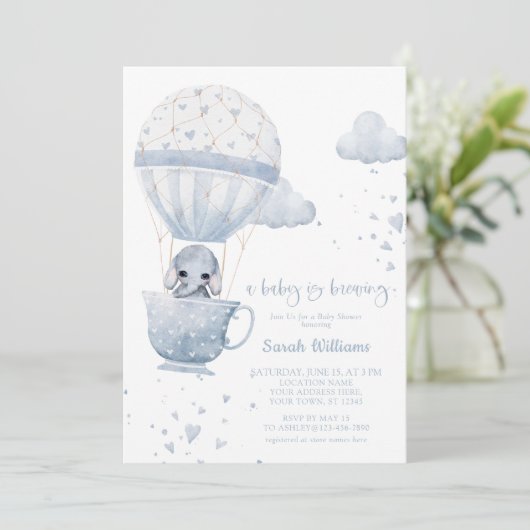 Dusty Blue Elephant Baby wird Babydusche Einladung (Stehend Vorderseite)