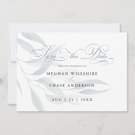 Dusty Blue Eucalyptus-Blätter auf Weiß (Vorderseite)