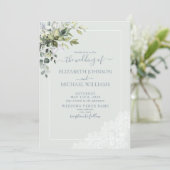 Dusty Blue Eucalyptus Botanical Wood Wedding Einladung (Stehend Vorderseite)