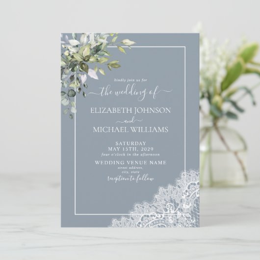 Dusty Blue Eucalyptus Botanical Wood Wedding Einladung (Stehend Vorderseite)