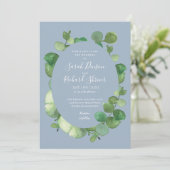 Dusty Blue Eucalyptus Greenery Floral Wedding Einladung (Stehend Vorderseite)
