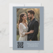 Dusty Blue Eucalyptus QR Code Foto Wedding Einladung (Rückseite)