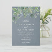 Dusty Blue Eucalyptus Rustic Wedding Einladung (Stehend Vorderseite)