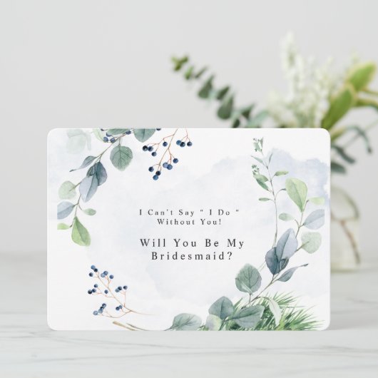 Dusty Blue Eucalyptus wird meine Bridesmaid sein Einladung (Stehend Vorderseite)