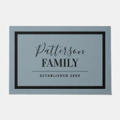 Dusty Blue Family Monogram Fußmatte (Vorderseite)