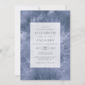 Dusty Blue Feathery Elegance Wedding Einladung (Vorderseite)