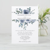 Dusty Blue Floral and Grey Wedding Invitation Einladung (Stehend Vorderseite)