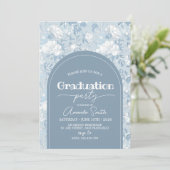 Dusty Blue Floral Arch Graduation Invite Einladung (Stehend Vorderseite)
