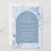 Dusty Blue Floral Baby in Bloom Baby Shower Einladung (Vorderseite)