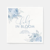 Dusty Blue Floral Baby in Bloom Baby Shower Serviette (Vorderseite)