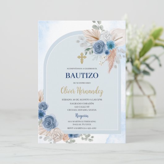 Dusty Blue Floral Bautizo Einladung (Stehend Vorderseite)