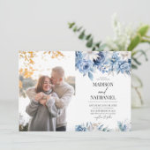 Dusty Blue Floral Blume Custom Picture Wedding Einladung (Stehend Vorderseite)