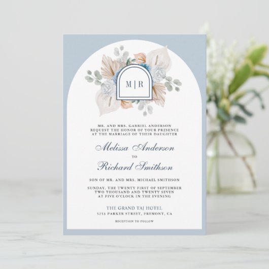 Dusty Blue Floral Boho Pampas QR Code Wedding Einladung (Stehend Vorderseite)