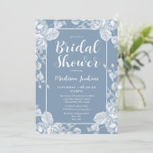 Dusty Blue Floral Brautparty Einladung (Stehend Vorderseite)
