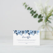 Dusty Blue Floral Brautparty Raffle Begleitkarte (Stehend Vorderseite)