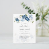 Dusty Blue Floral Bridal Dusche Einladung (Stehend Vorderseite)
