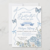 Dusty Blue Floral Butterfly Baby Dusche Einladung (Vorderseite)