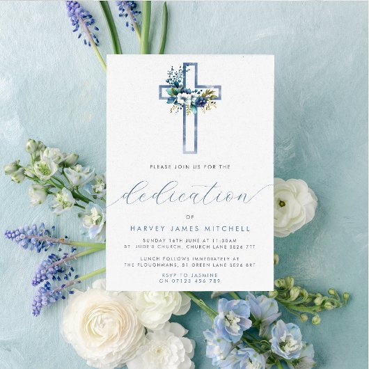 Dusty Blue Floral Cross Baby Dedication Einladung