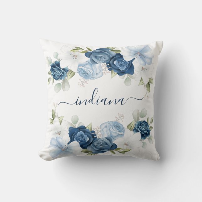 Dusty Blue Floral Elegant Monogram Kissen (Vorderseite)