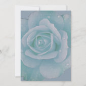 Dusty Blue Floral Elegante Rose Hochzeit Einladung (Rückseite)