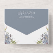 Dusty Blue Floral Eleganter Garten Hochzeit All In One Einladung (Rückseite)