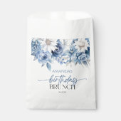 Dusty Blue Floral Flowers Birthday Brunch Party Geschenktütchen (Vorderseite)