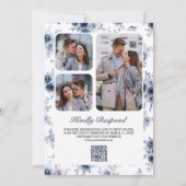 Dusty Blue Floral Foto Collage QR Code Hochzeit Einladung (Rückseite)
