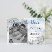 Dusty Blue Floral Foto Wasserfarbe Hochzeit Save The Date (Stehend Vorderseite)
