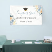 Dusty Blue Floral Glückwunschs Grad Graduation Par Banner (Messeveranstaltung)