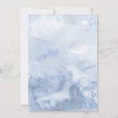 Dusty Blue Floral Greenery Modernes Brautparty Einladung (Rückseite)