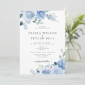 Dusty Blue Floral Light Botanical Wedding Einladung (Stehend Vorderseite)