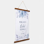 Dusty Blue Floral Lilac Brautparty Wandteppich Mit Holzrahmen (Gewinkelt)