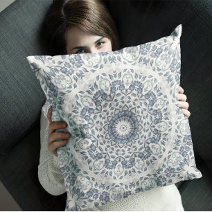 Dusty Blue Floral Mandala Kissen