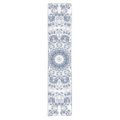 Dusty Blue Floral Mandala Kurzer Tischläufer (Vorderseite)