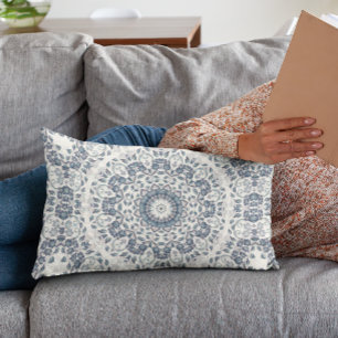 Dusty Blue Floral Mandala Lendenkissen