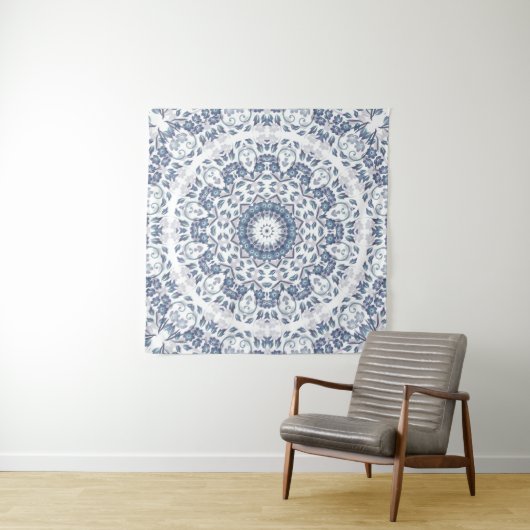 Dusty Blue Floral Mandala Wandteppich (Beispiel (Horizontal))