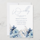Dusty Blue Floral Moderne Elegante Hochzeit Einladung (Vorderseite)