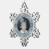 Dusty Blue Floral Personalisiert Schneeflocken Zinn-Ornament (Rechts)