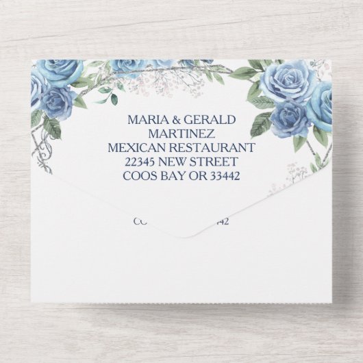 Dusty Blue Floral Prinzessin Quinceañera 15 Anos All In One Einladung (Rückseite)