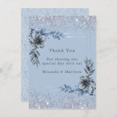Dusty Blue Floral Silver Glitzer Hochzeit Vielen D Einladung (Vorne/Hinten)