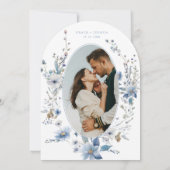 Dusty Blue Floral Spring grüne Hochzeit Einladung (Rückseite)