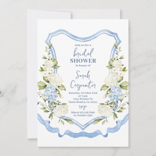Dusty Blue Floral Wappen Brautparty Einladung (Vorderseite)