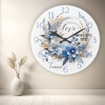 Dusty Blue Floral Watercolor Liebe Runde Wanduhr<br><div class="desc">Die Wanduhr zeigt eine Aquarellbilder von Blume in staubblauer und bräunlicher Farbe. Der Text der Liebe hat eine Skripterweiterung (anpassbar). Eine wunderschöne Uhr zum Hochzeitsgeschenk oder zum Jubiläum,  Verlobung oder für die romantischen Soule,  die Blume Lieben.</div>