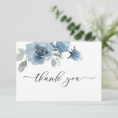 Dusty Blue Floral Watercolor Wedding Dankeskarte (Stehend Vorderseite)