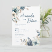Dusty Blue Floral Wedding Einladung (Stehend Vorderseite)