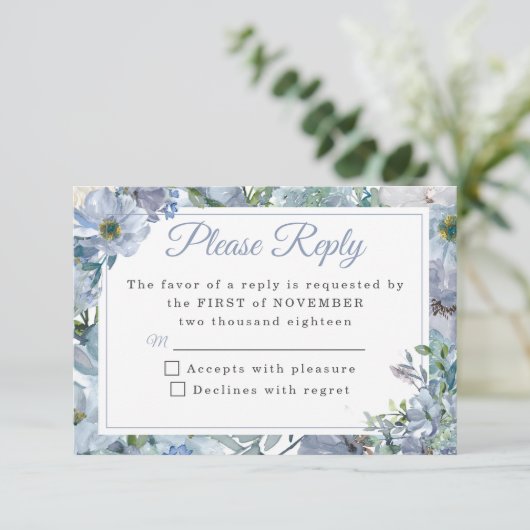 Dusty Blue Floral Wedding RSVP Cards (Stehend Vorderseite)