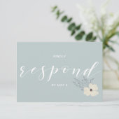 Dusty Blue Floral Wedding rsvp Karte (Stehend Vorderseite)
