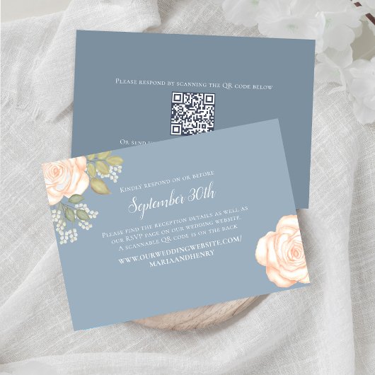 Dusty Blue Floral Wedding RSVP QR Code Karte