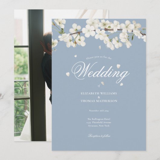 Dusty Blue Floral Wedding White Blossom Foto Einladung (Vorne/Hinten)