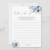 Dusty Blue Floral Who I Brautparty Game Card Einladung (Vorderseite)